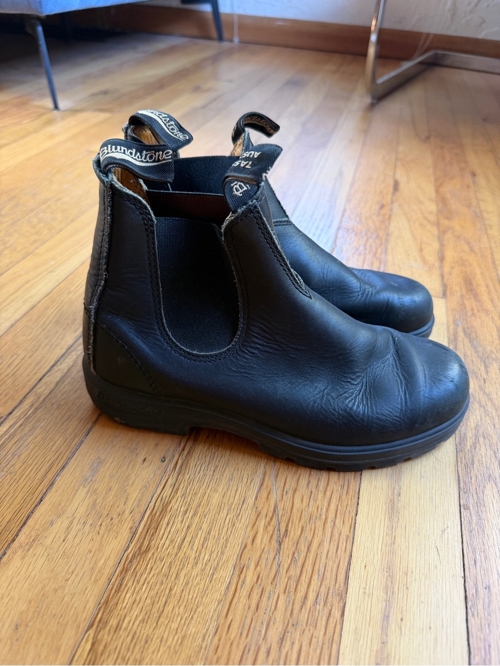 Blundstone black boots